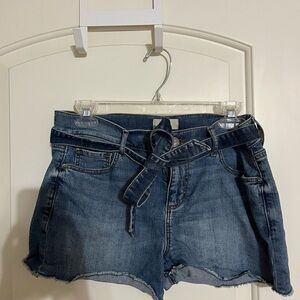 Denim shorts with bow belt